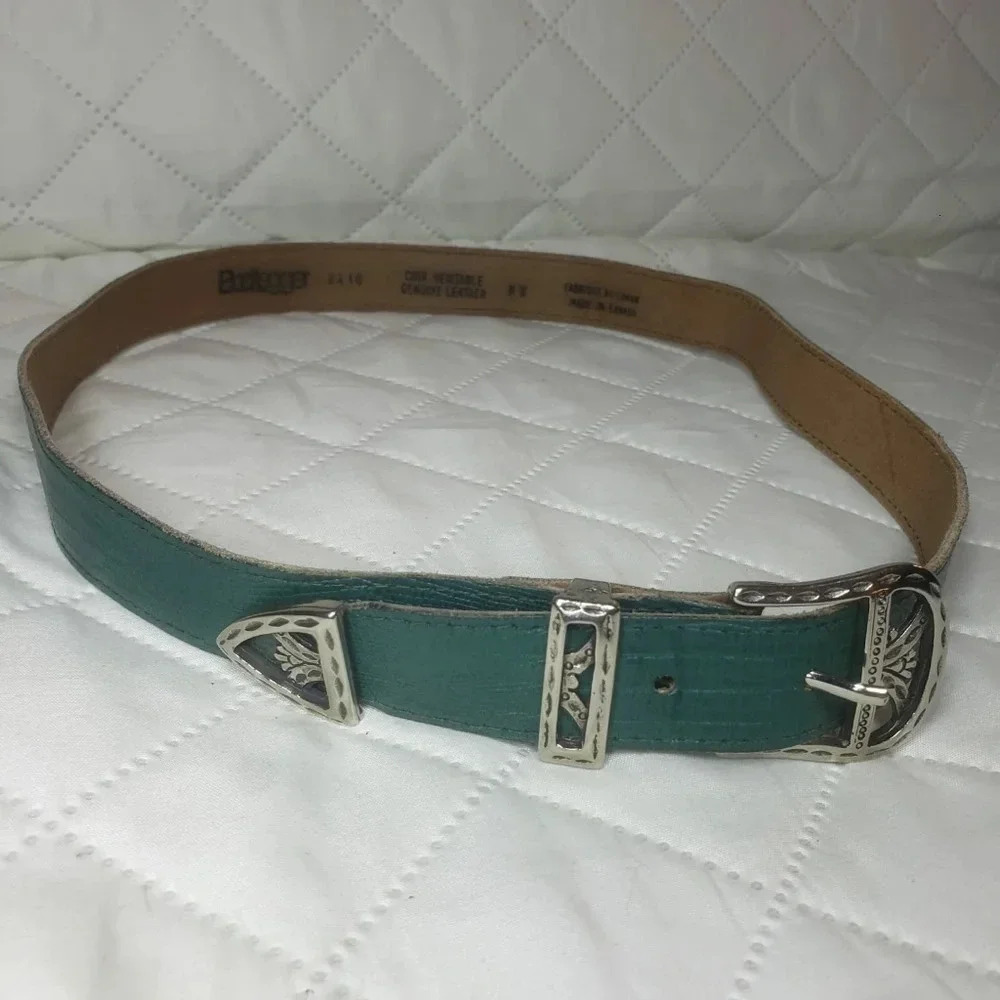 Bootlegger Womans Green Leather Western Belt with Metal Buckle and Hardware M/M.